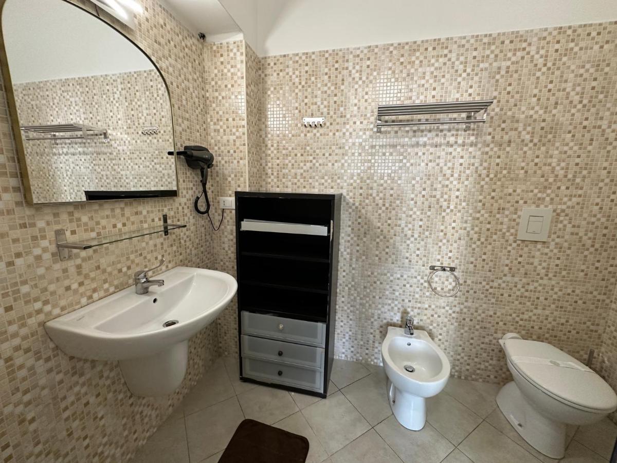 Cconforthotels Appartamento Crispi 巴里 外观 照片