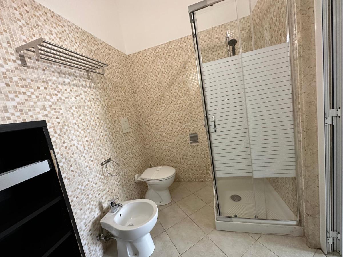 Cconforthotels Appartamento Crispi 巴里 外观 照片